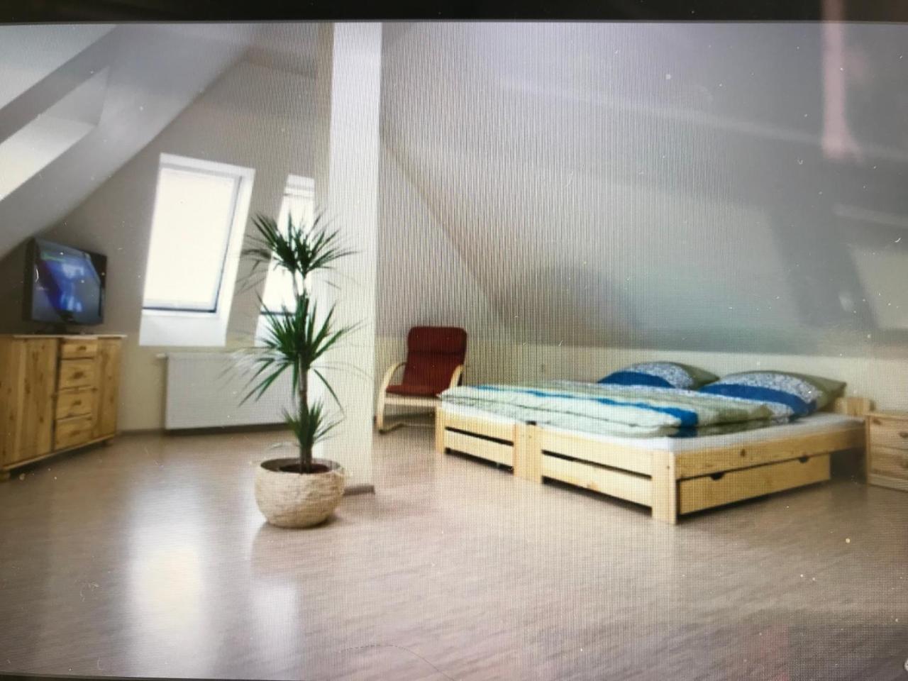 Penzion Svet Trinec Exteriör bild